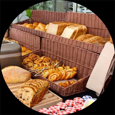 Petit déjeuner d'entreprise : viennoiseries, petits fours et boissons chaudes