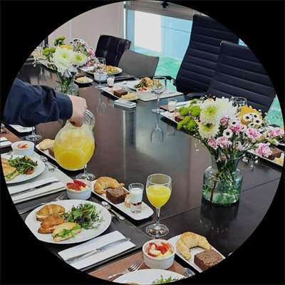 Service à l'assiette pour déjeuner d'affaires à Casablanca